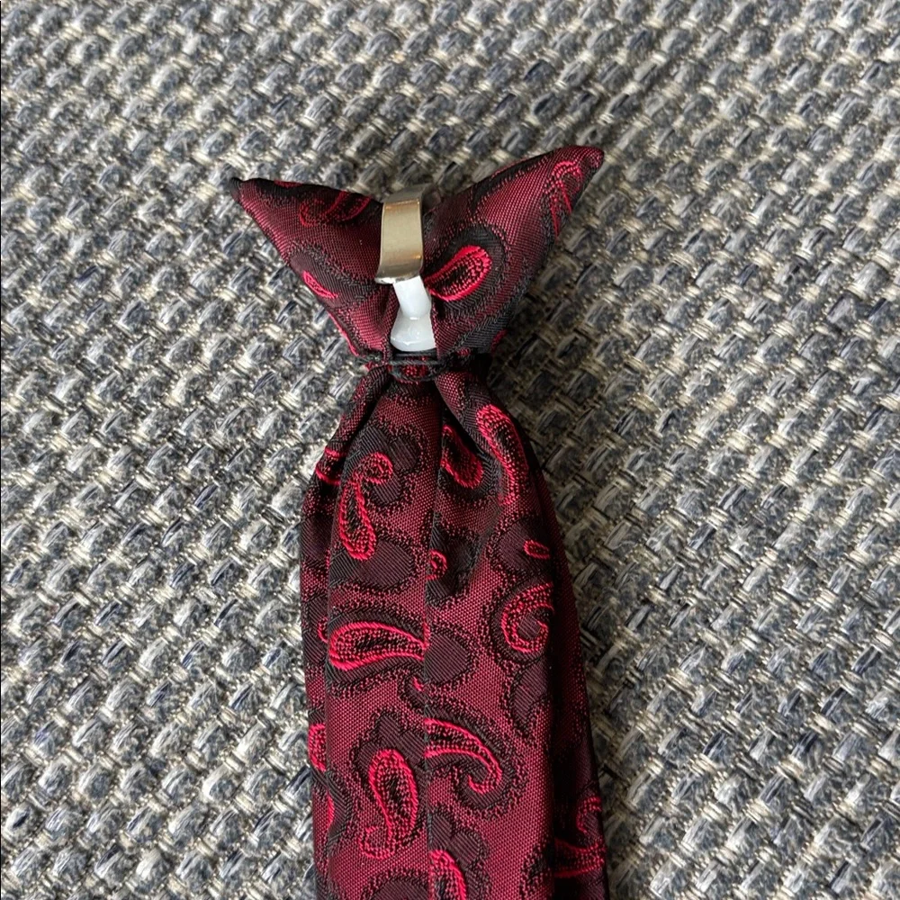 Vintage 80s Boys Burgundy Black Paisley Clip On Tie Ages 4-7 13 Inch L Neckwear